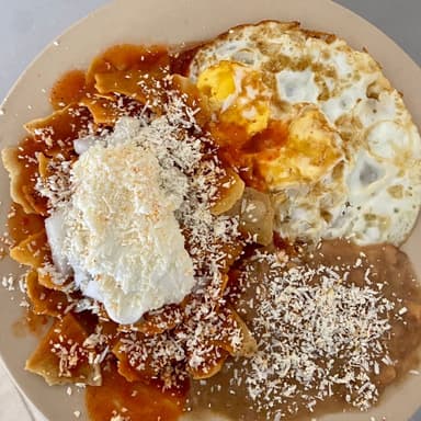 Chilaquiles con huevo