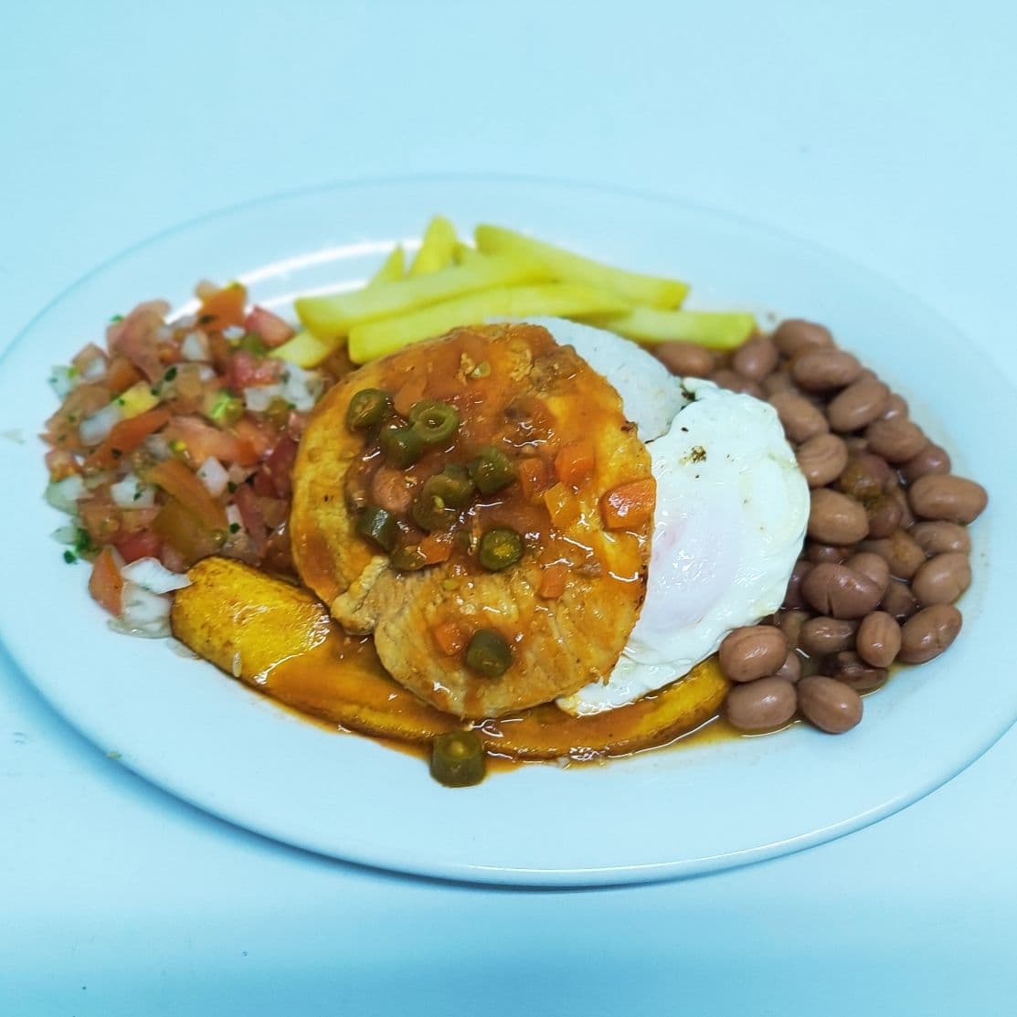 Bandeja con Carne de Posta de Res