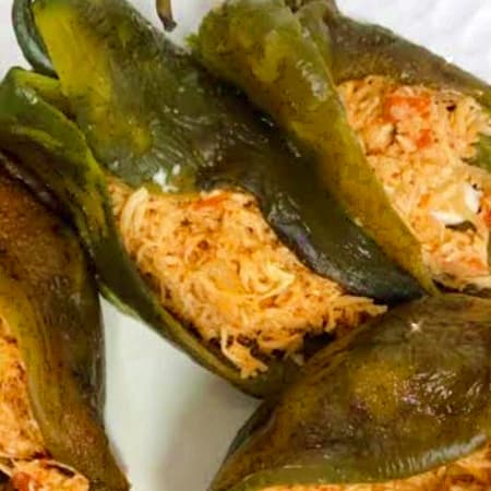 10 - CHILES RELLENOS DE POLLO CAPEADOS