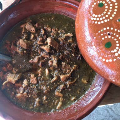 Quesadilla de Bistec en Salsa Verde