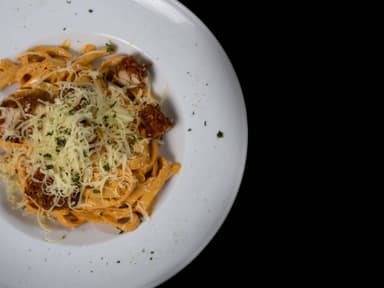 Fetuccini jalapeño con Tocino