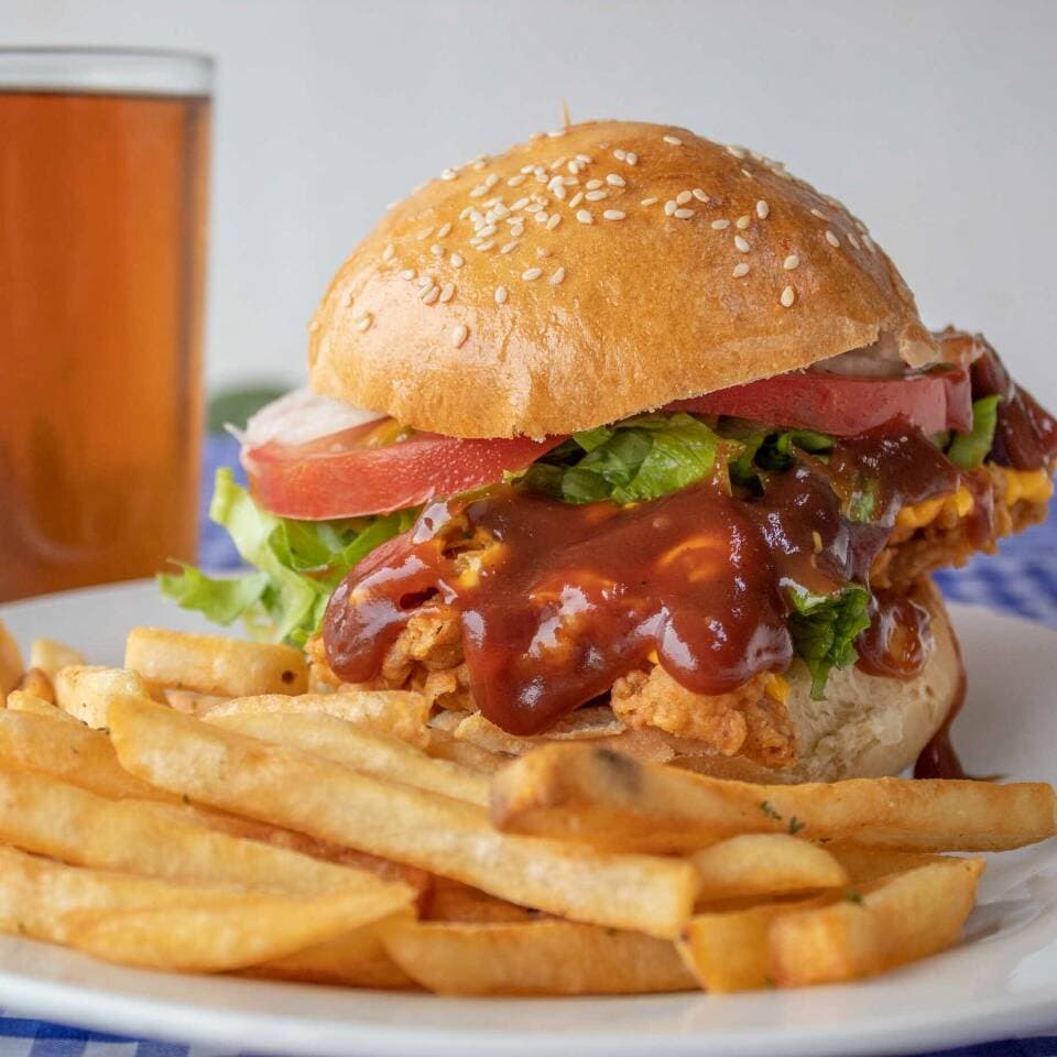 Hamburguesa  de pollo BBQ