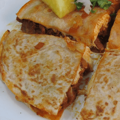 Quesadilla con Guiso de su Elección