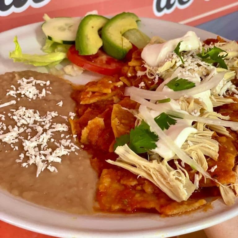 Chilaquiles Rojos de Pollo