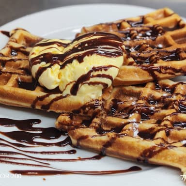 WAFFLES DE HELADO Y HERSHEYS