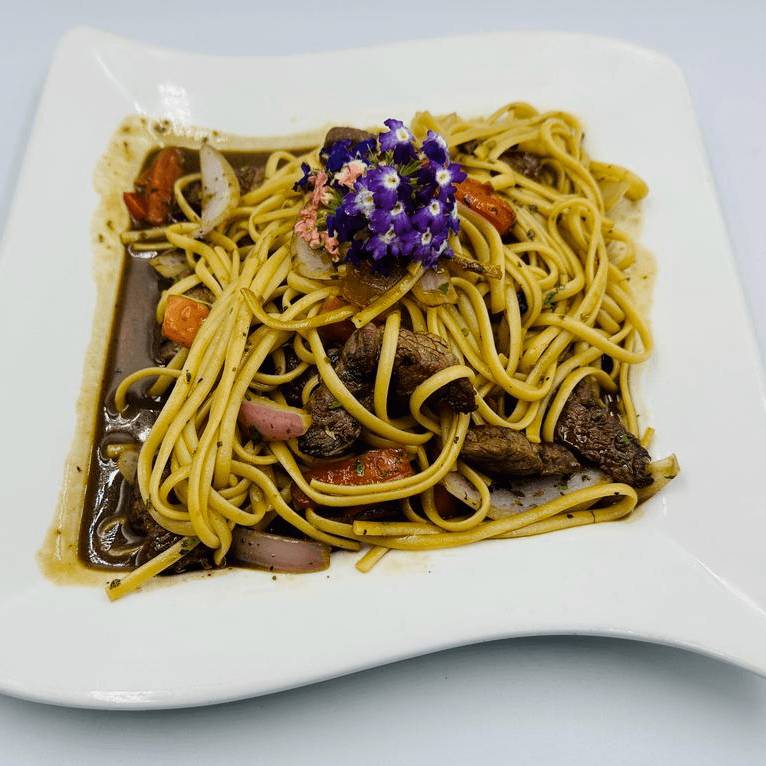 Tallarin Saltado de Carne