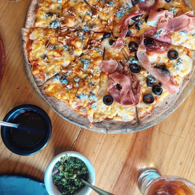 La Minerva Pizzas A La Leña