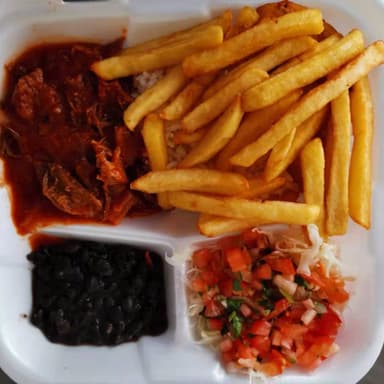 Casado con Carne en Salsa