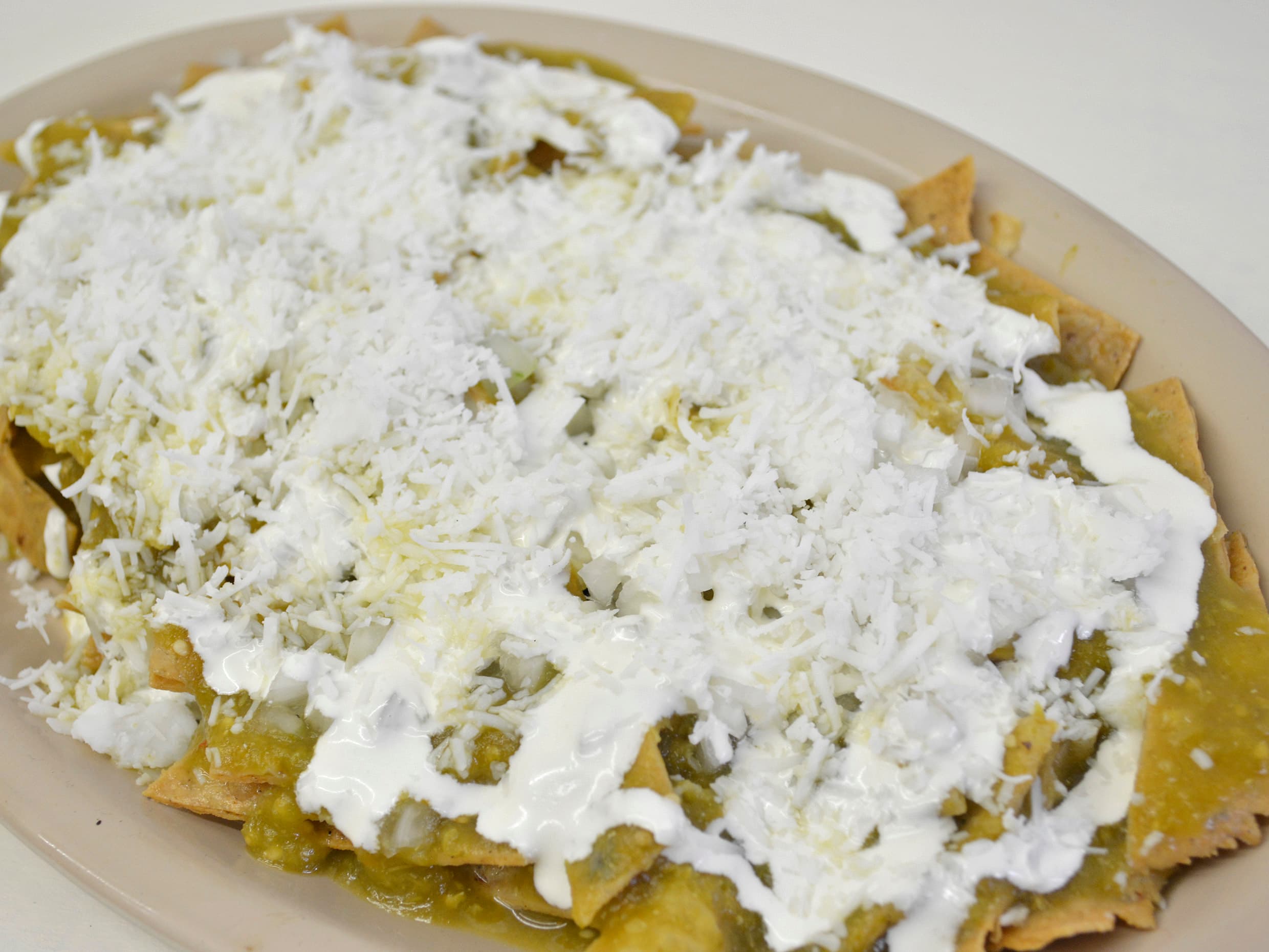 Chilaquiles con Pechuga Asada