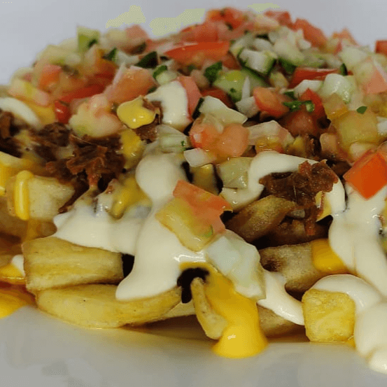 Papas con carne   pollo o mixtas.