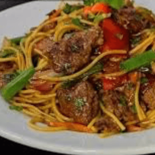 Tallarín Chino con Carne