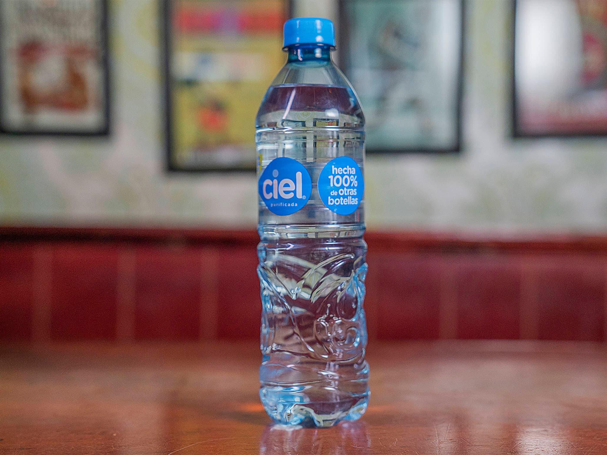 Agua embotellada