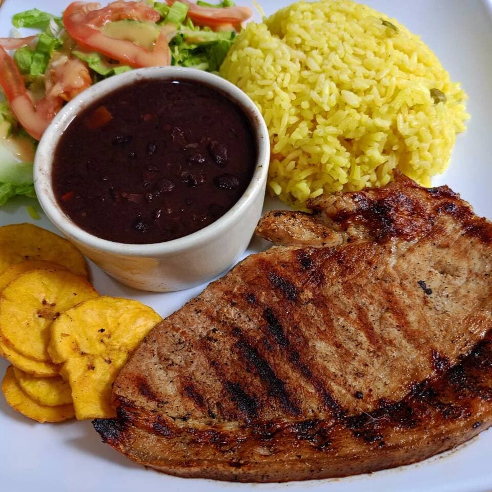 Chuleta de Cerdo Asada