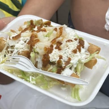 Flautas de Res con Cueritos