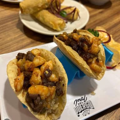 Tacos Mar y Tierra (3 Piezas)