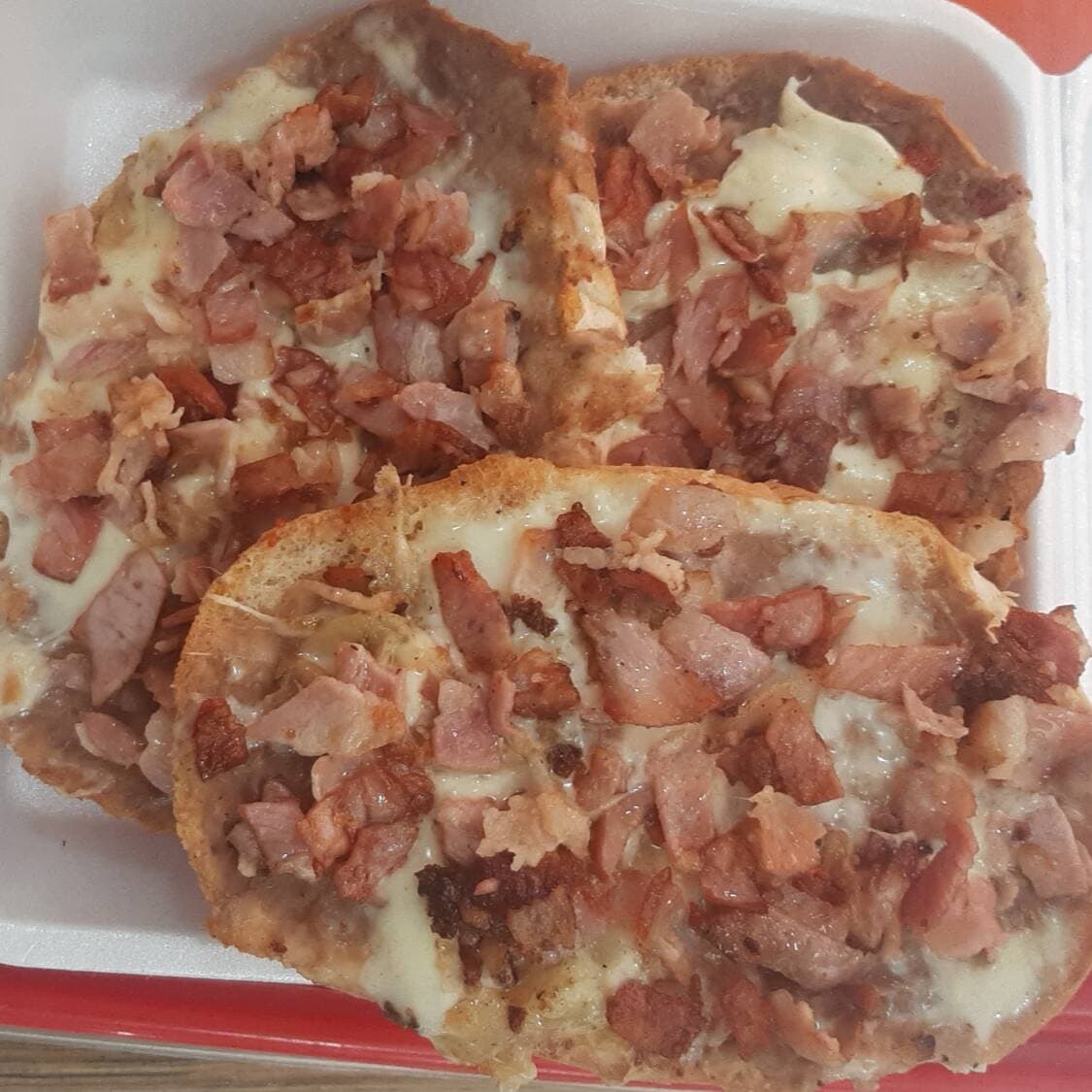 Molletes con Tocino