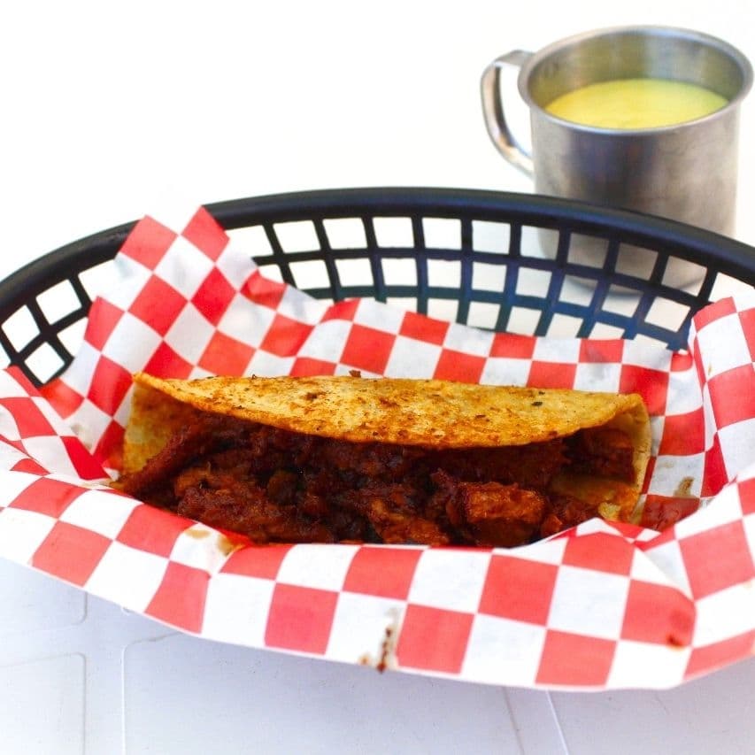 Taco de Chicharron en Salsa Morita (Maiz)