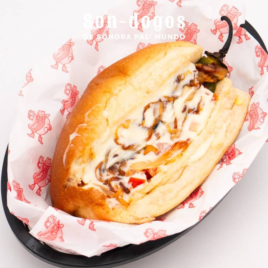 Hot Dog Norteño con Papas.