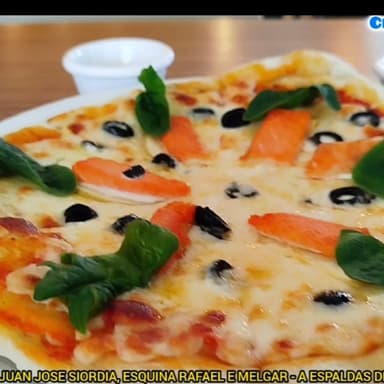 PIZZA INDIVIDUAL DE SALMON