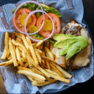 Lunch Menú Southwest Chicken Sandwich + Papas