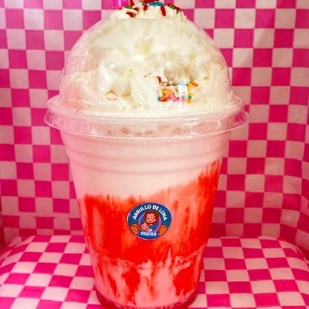 Frappé Fresa (16oz/473ml)