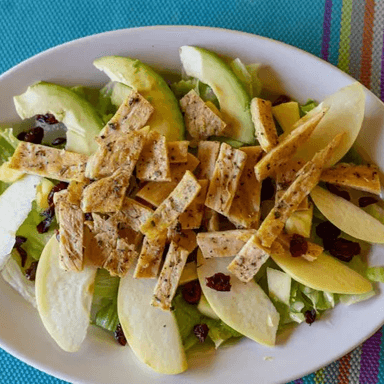 Ensalada Tropical + Nutri-Jugo