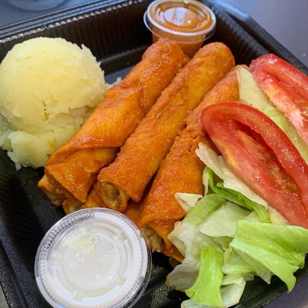 Flautas de pollo enchiladas