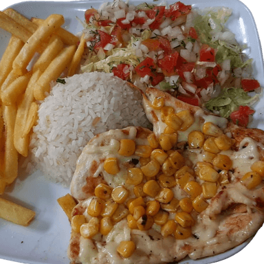 Pechuga Gratinada con Maíz Tierno