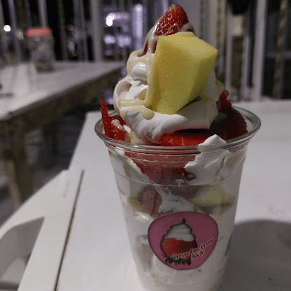 Fresas Con Crema Y Mango
