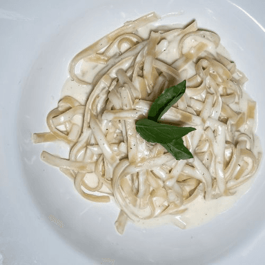 Fetuccini Cuatro Quesos