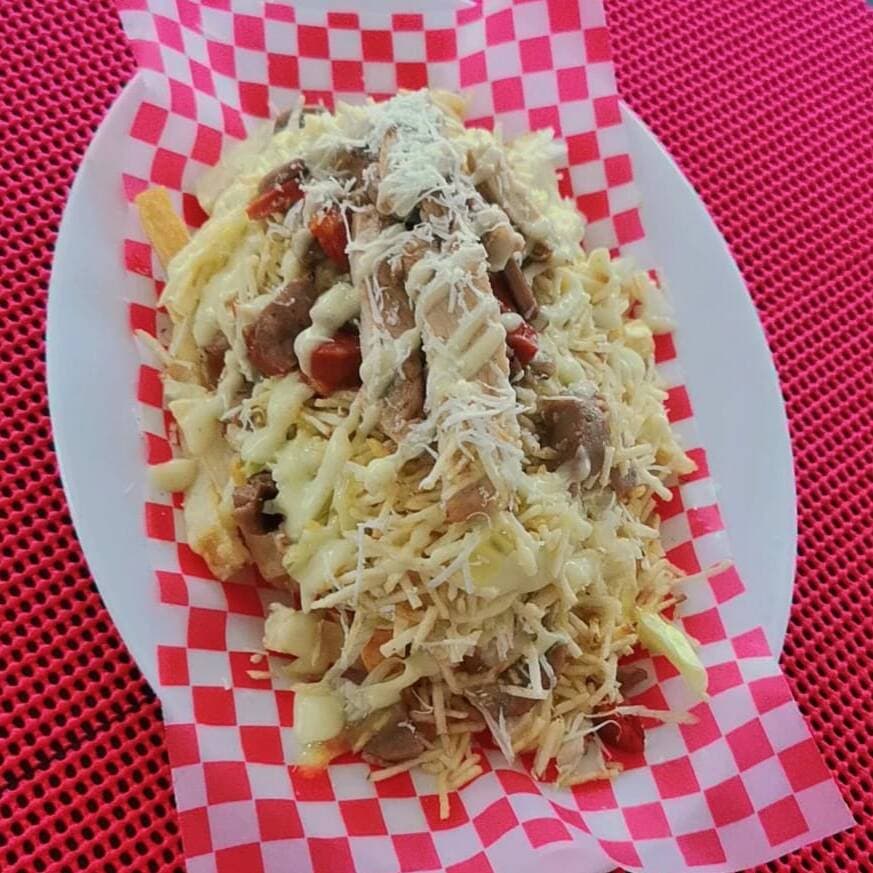 Salchipapa Para El Bambam & Gaseosa 400 Ml
