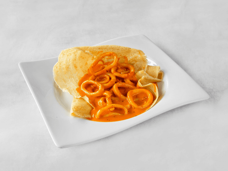 Crepe Calamares en Salsa de la Casa