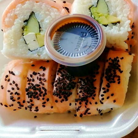SALMON ROLL