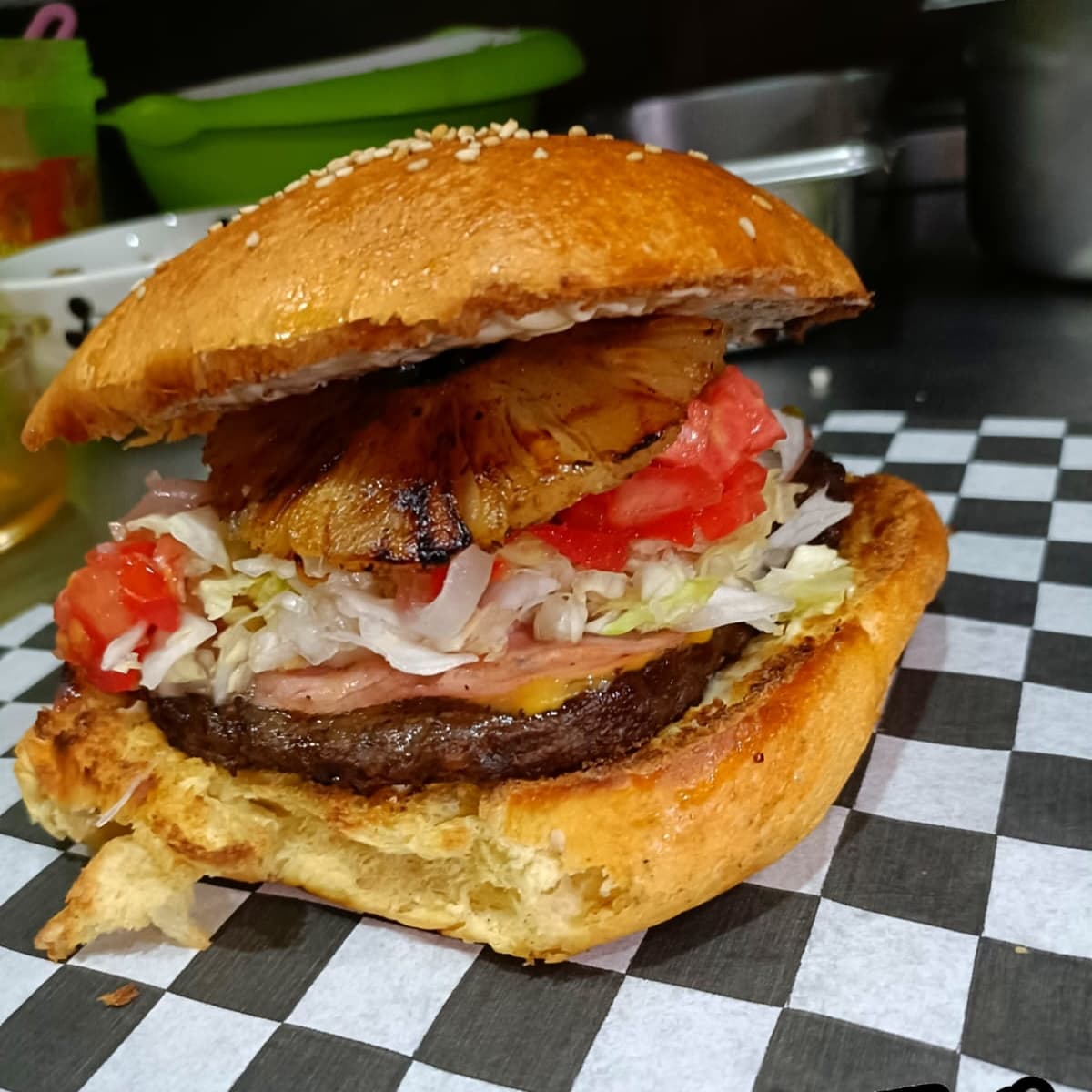 Hamburguesa Hawaiana Con Papas.