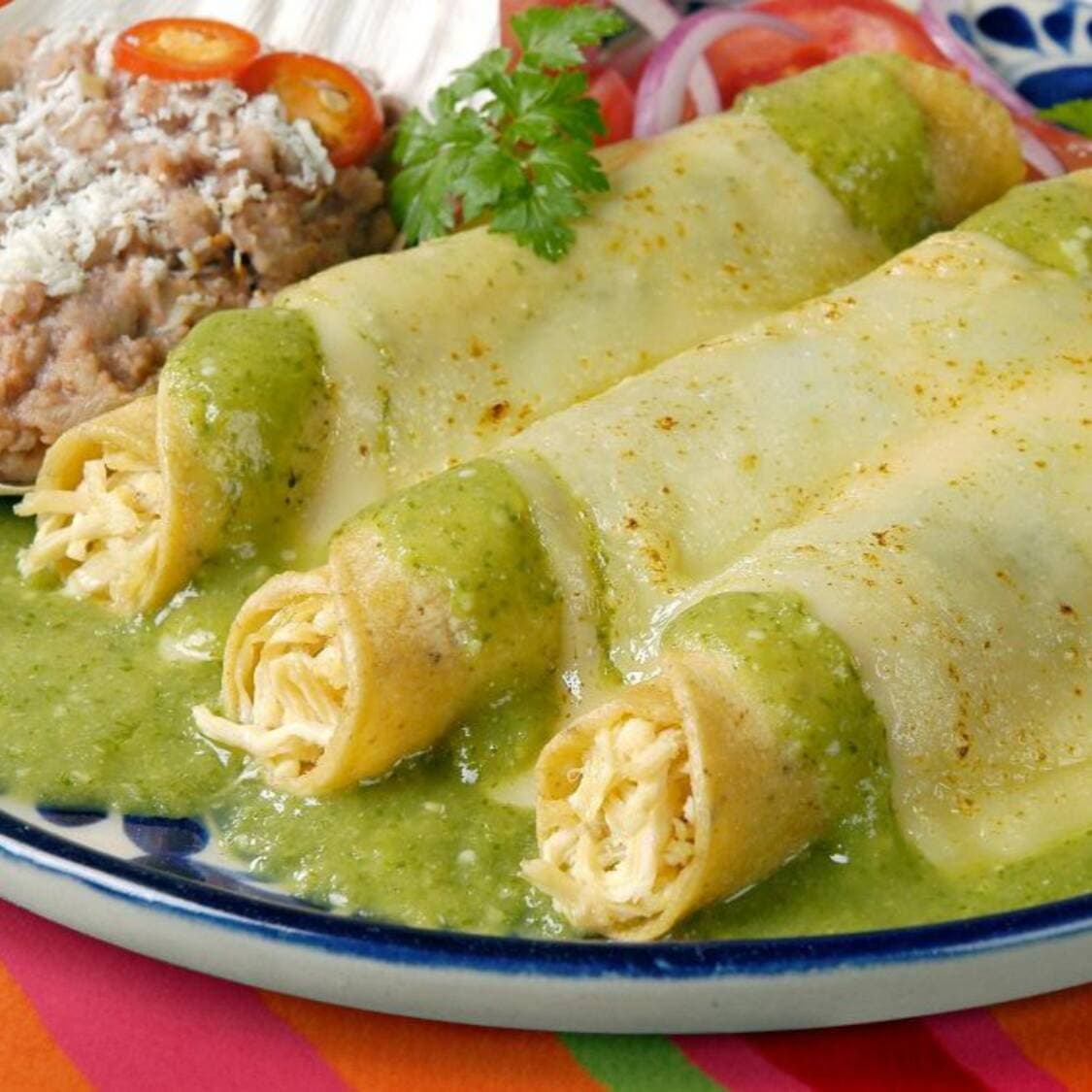 Enchiladas Suizas con Acompañamiento