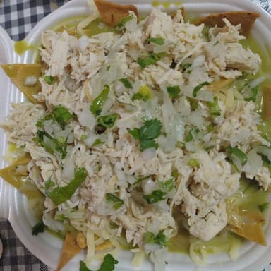 Chilaquiles Poblanos C/ Chicharon