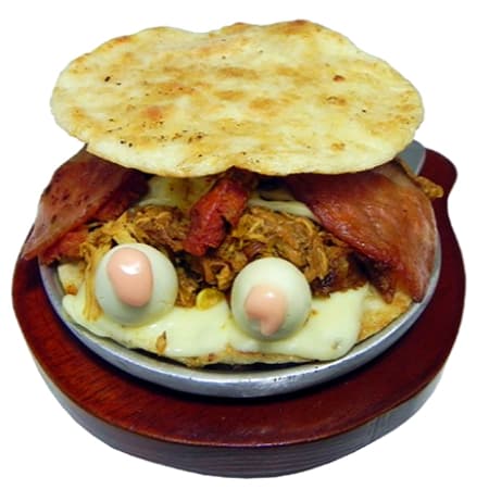 Arepa Rellena con Todo + Gaseosa