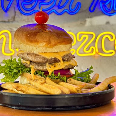 Burger Doble Carne y Papas