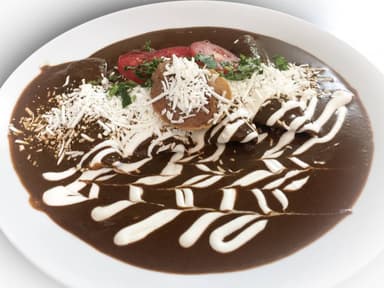 Enchiladas de Mole (incluye jugo y café)
