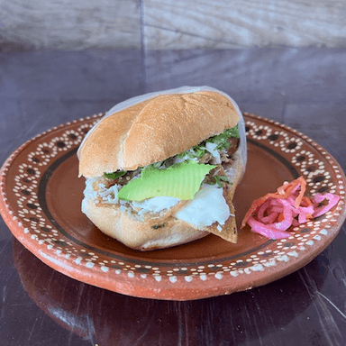 Torta de Chilaquiles con Milanesa