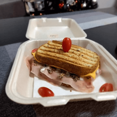 Sandwich Milky Farm (Salado)