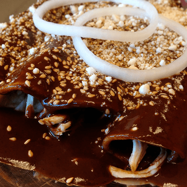 ENCHILADAS DE MOLE