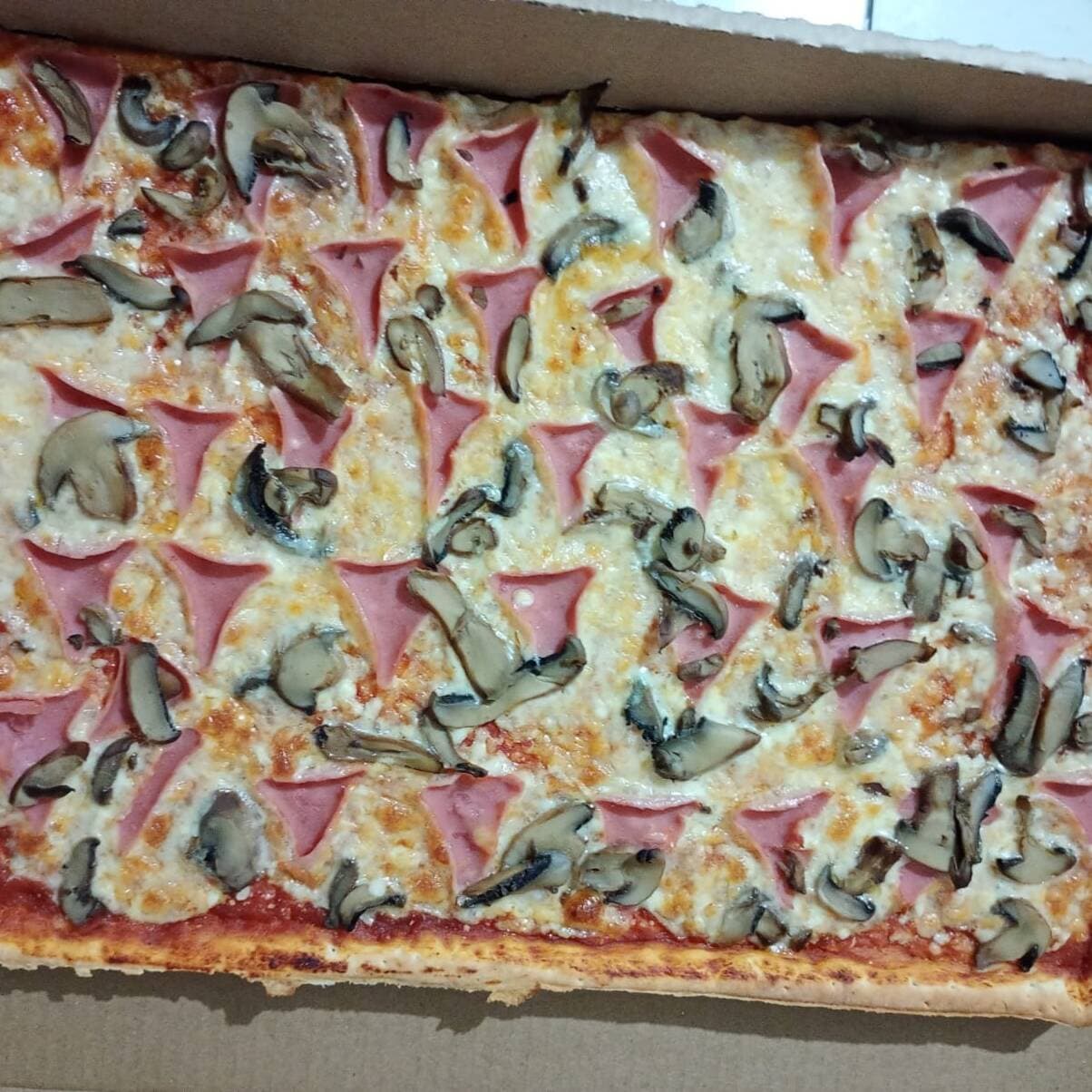 Pizza Media Mega