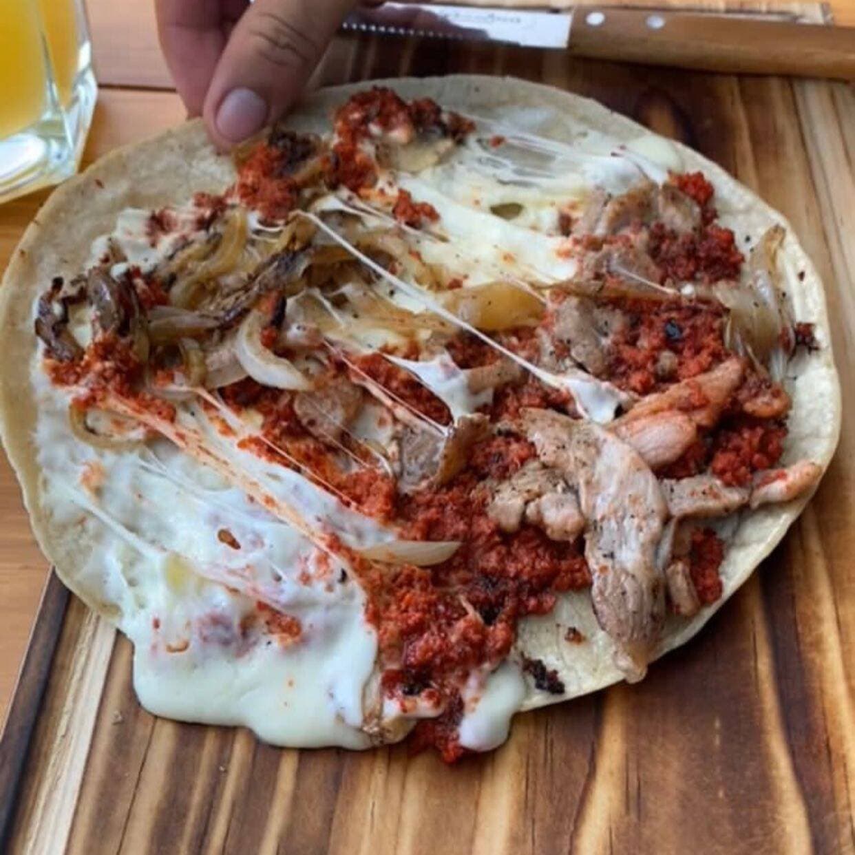 Quesadilla Campechana de Arrachera y Chorizo