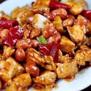 Pollo Kung Pao más 2 Rollitos