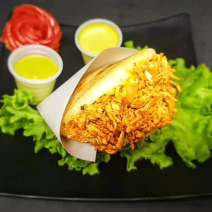 Arepa de Tinga de Pollo