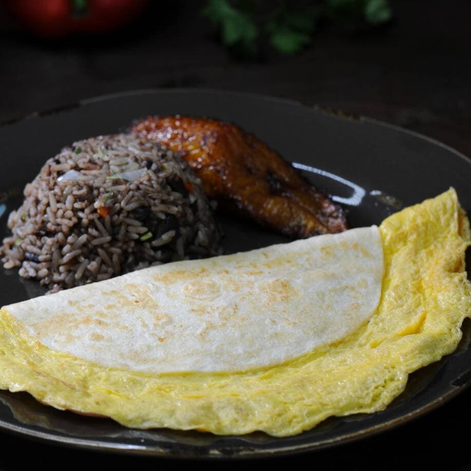 Pinto con Omelette con Jamón y Queso + Refresco