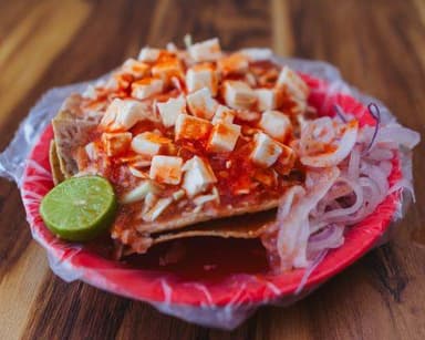 Taco dorado de queso panela con frijoles