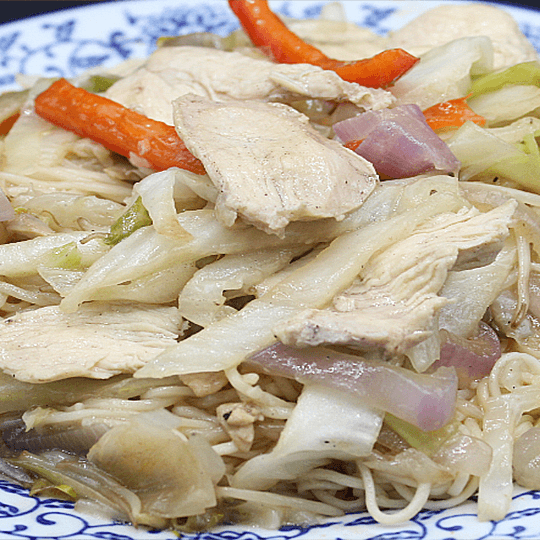 Tallarín Saltado con Pollo