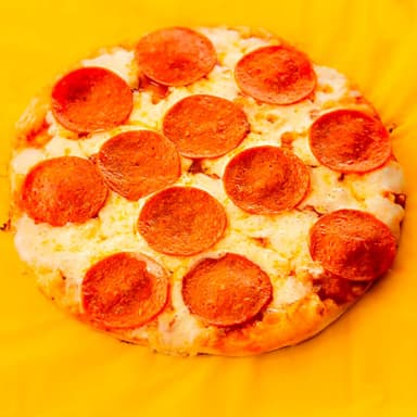 Pizza Small Salami 24 CM